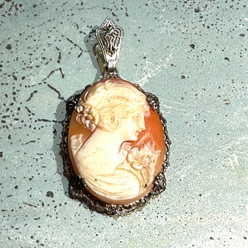 Hand Carved Cameo Pendant, Silver 925 Gold Plated, Sardonyx Shell Pendant, Antique Pendant, Italian Jewellery, Carved Art, shops Birthstone,Gift