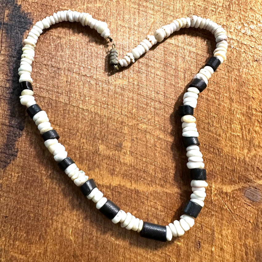 Vintage Hawaiian Puka Shell Black Coral Choker Necklace