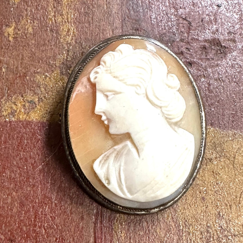 Vintage 800 Silver Right Facing Woman Shell Cameo Brooch high quality