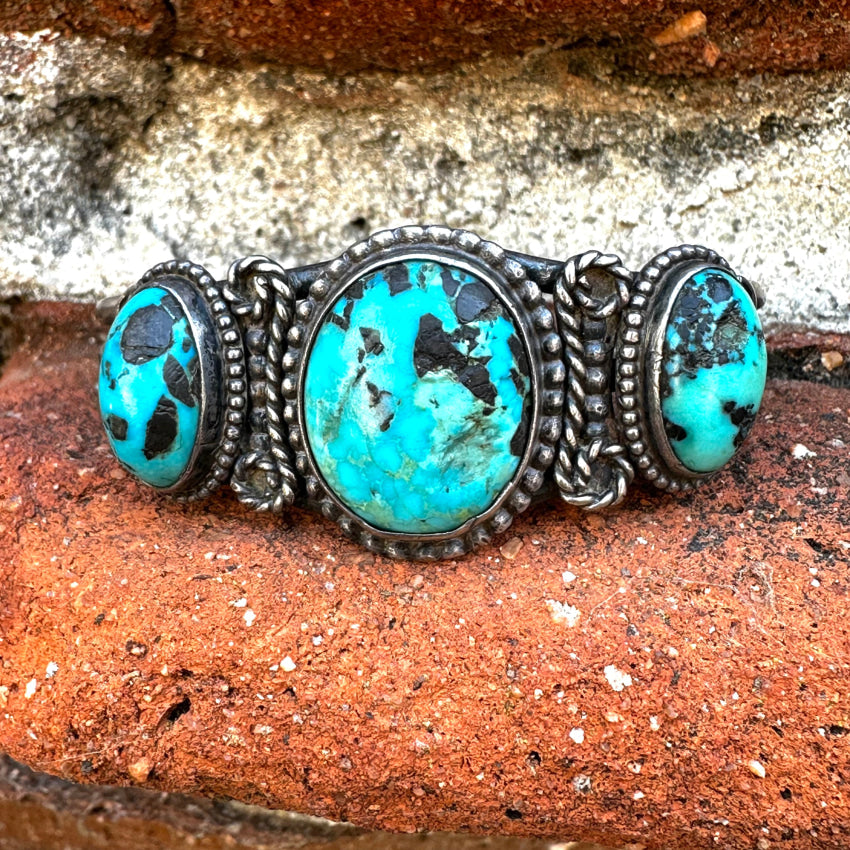 Vintage Navajo Sterling Silver Carlin MIne Turquoise Cuff Bracelet