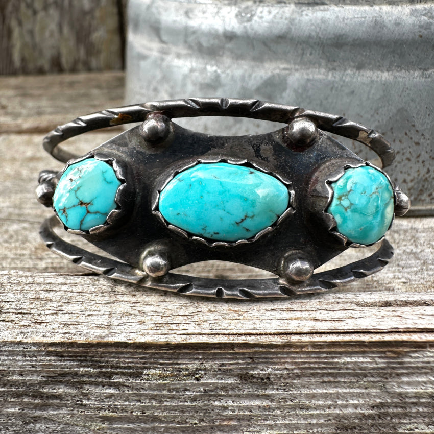 Bracelet manchette vintage en argent sterling du sud-ouest : turquoise de la Belle au bois dormant - Canada Bracelet manchette vintage en argent sterling du sud-ouest : turquoise de la Belle au bois dormant - Canada