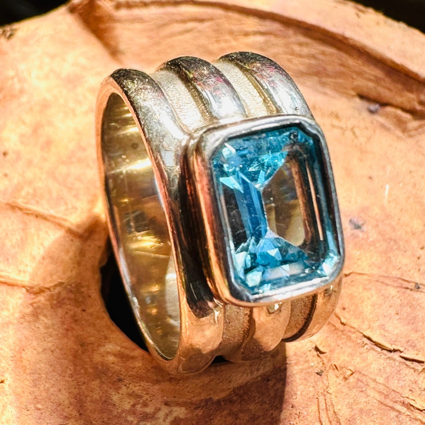 Vintage Blue Topaz & Sterling Ring. Size 10. Thick Heavy outlet Band. Unusual. Sterling