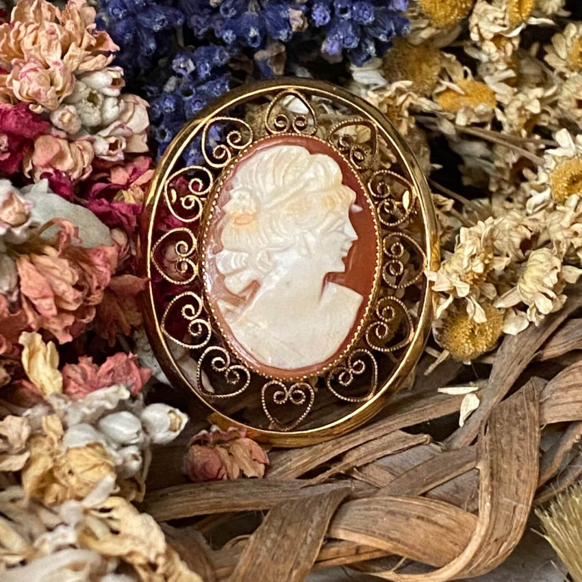 1/20 12K Yellow Gold Filled Carved Shell Cameo Brooch