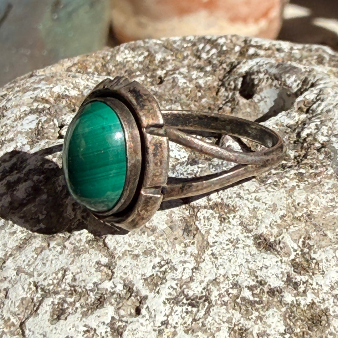 Signed Navajo Sterling Silver Malachite Ring Size 6.5