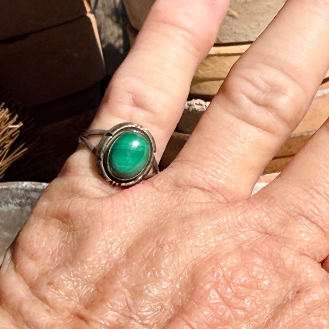 Signed Navajo Sterling Silver Malachite Ring Size 6.5