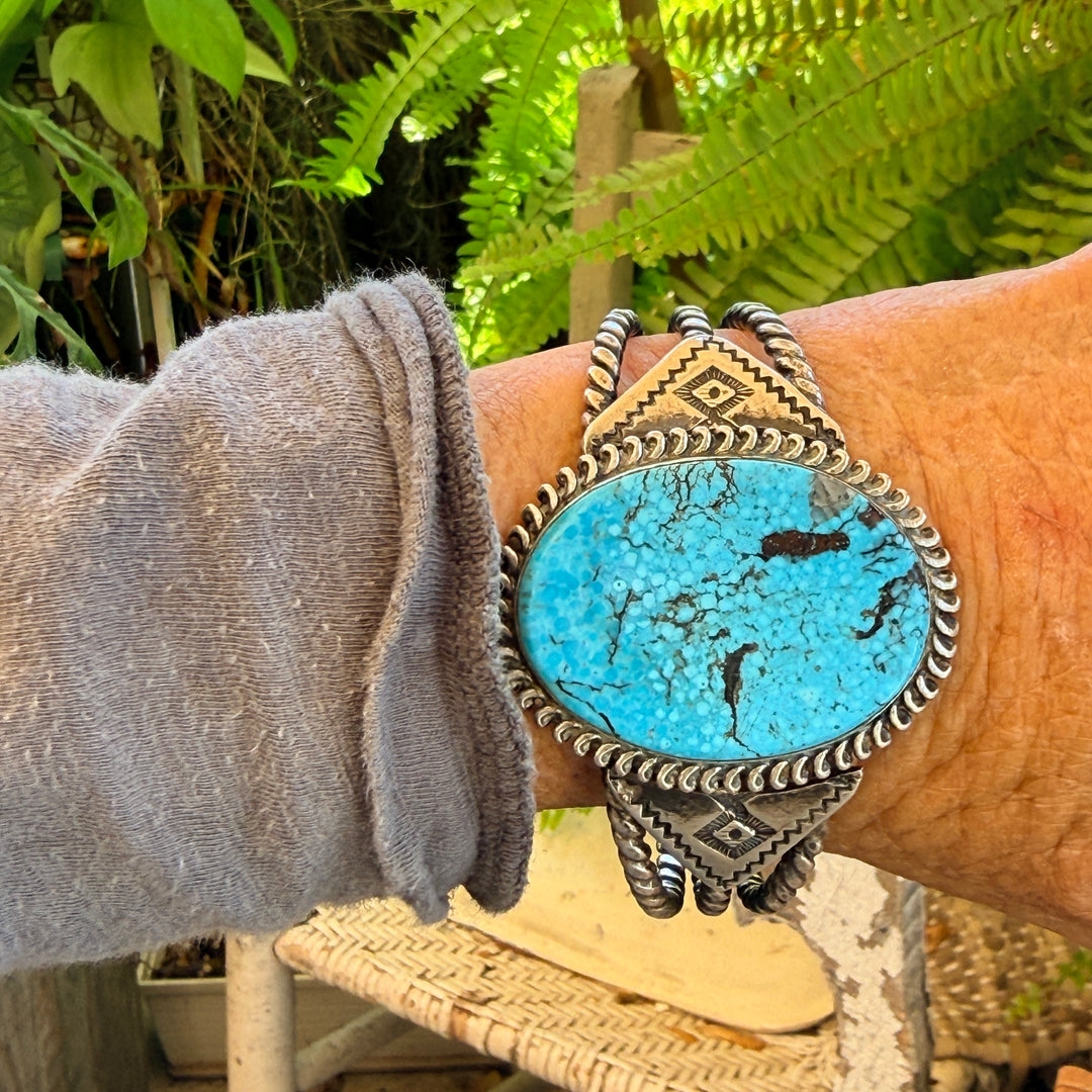 Vintage Native American Sterling Silver & Turquoise Cuff Bracelet