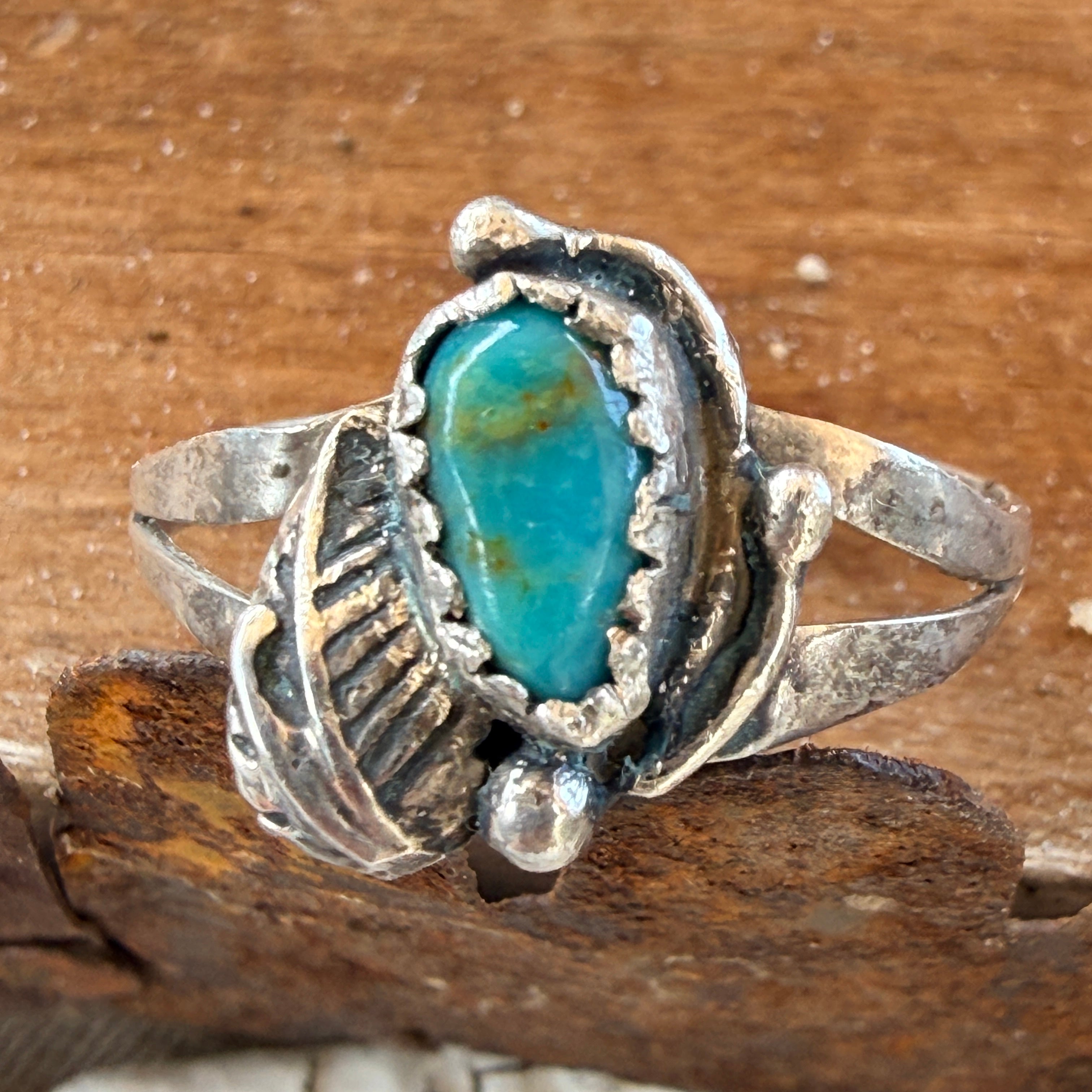 ヴィンテージ Navajo sterling silver リングL536 Vintage Navajo Sterling Silver & Turquoise Ring Size 8