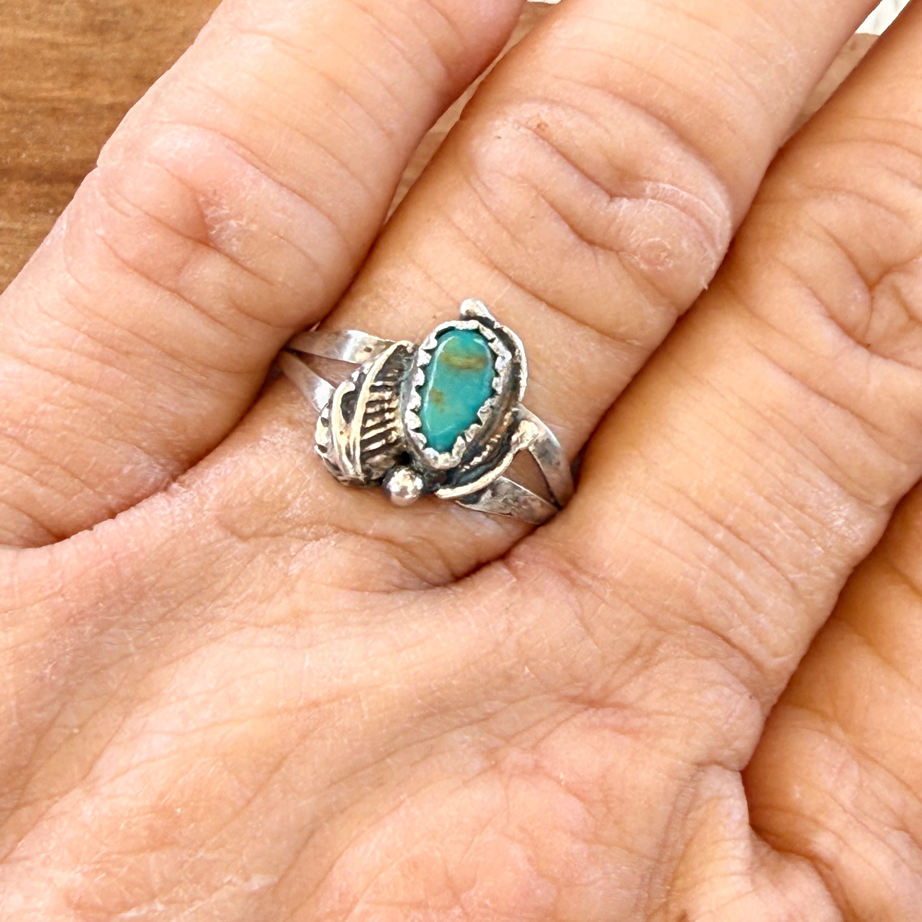 Vintage Navajo Sterling Silver & Turquoise Ring Size 8