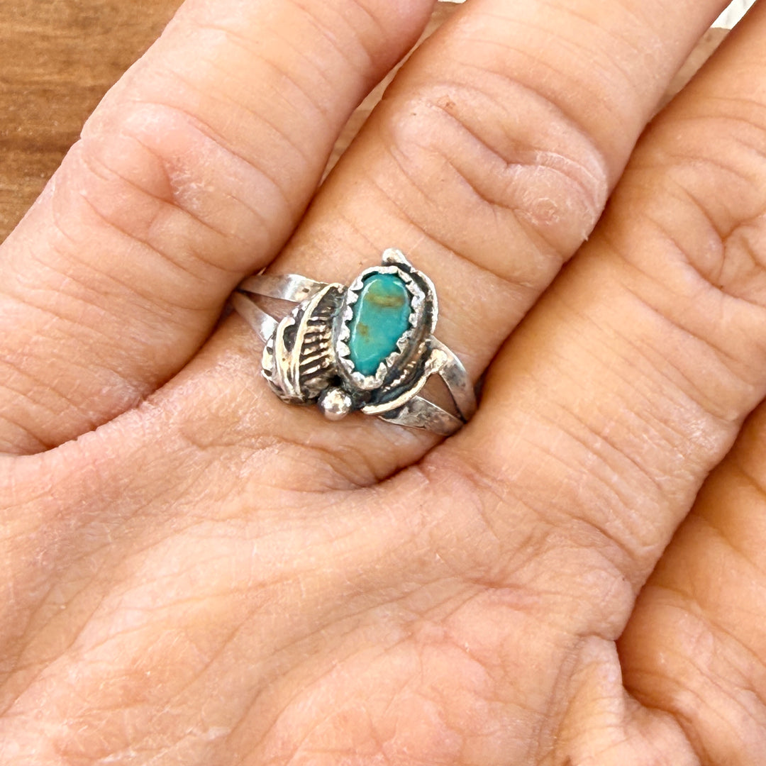 Vintage Navajo Sterling Silver & Turquoise Ring Size 8