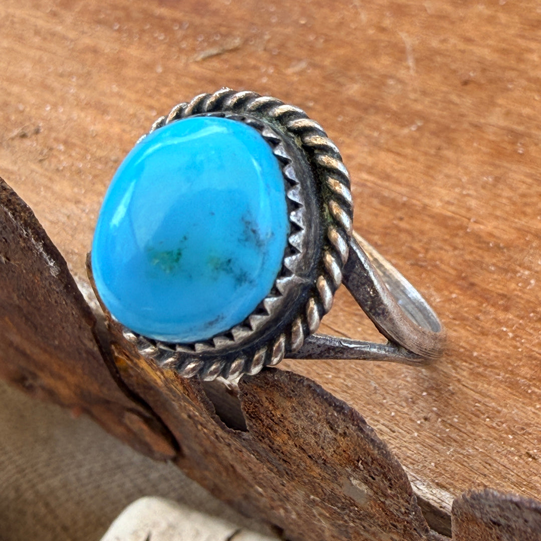 Vintage Navajo Sterling Silver & Blue Turquoise Ring Size 7 1/4
