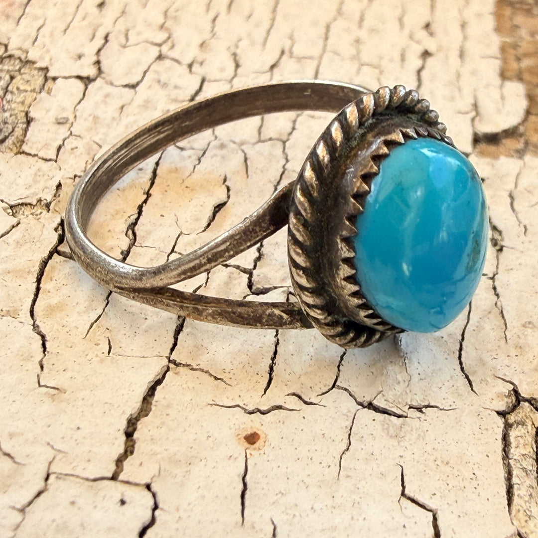 Vintage Navajo Sterling Silver & Blue Turquoise Ring Size 7 1/4