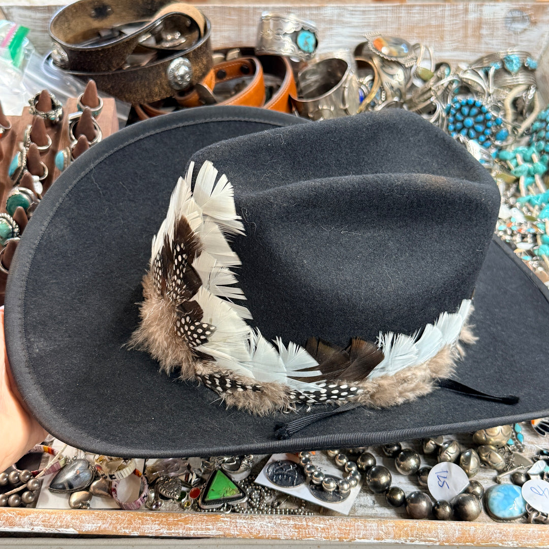 C. 1970s Smithbult Black Wool Cowboy Western Hat Feather Band 7 1/4