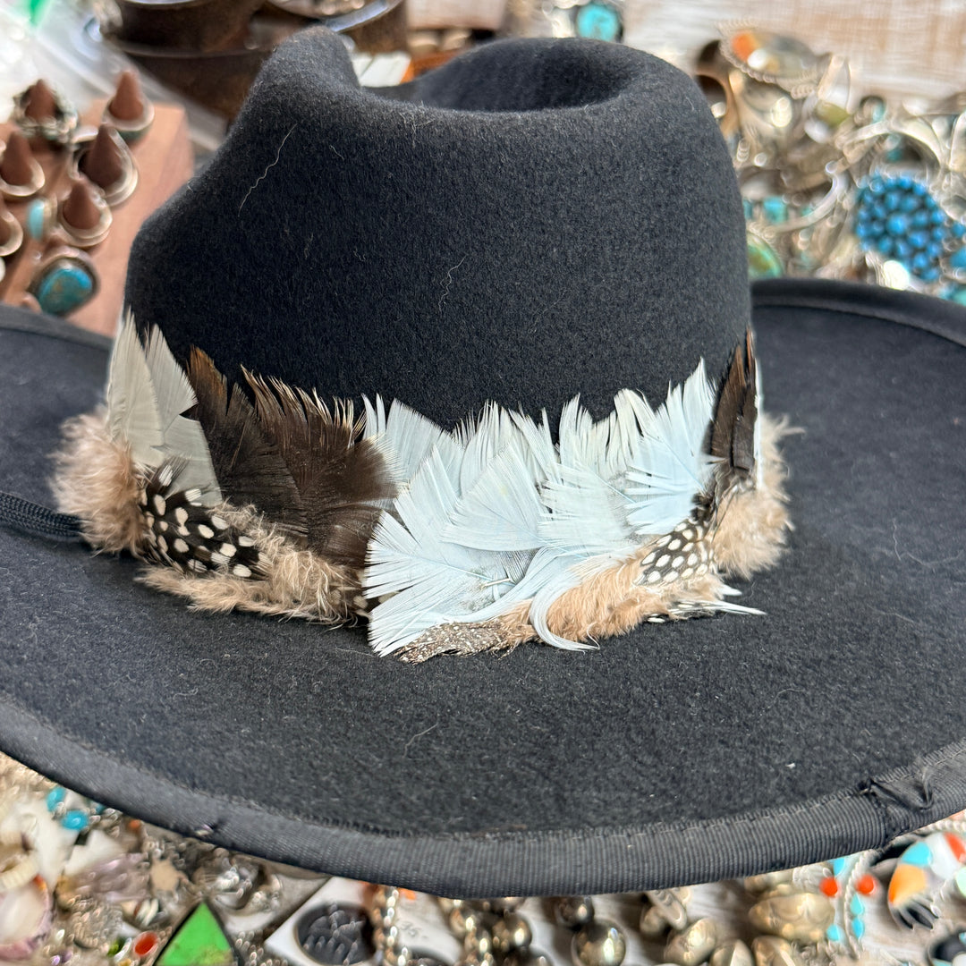 C. 1970s Smithbult Black Wool Cowboy Western Hat Feather Band 7 1/4