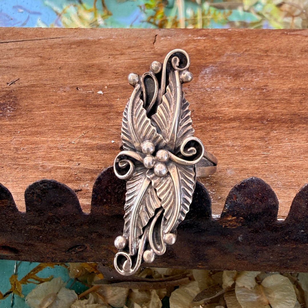 Vintage SIgned Navajo Sterling Silver Appliqué Ring 6.75