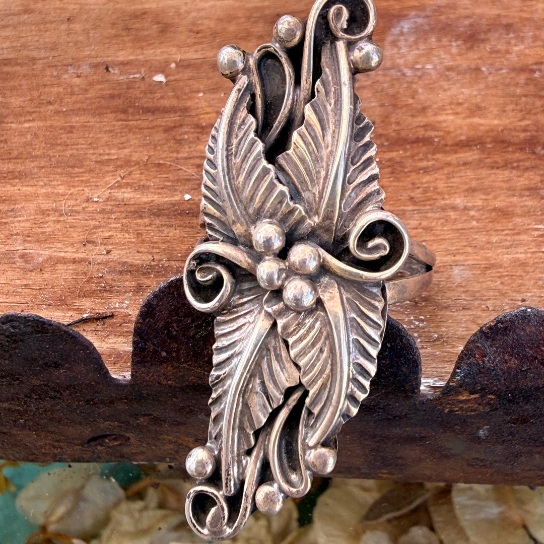 Vintage SIgned Navajo Sterling Silver Appliqué Ring 6.75