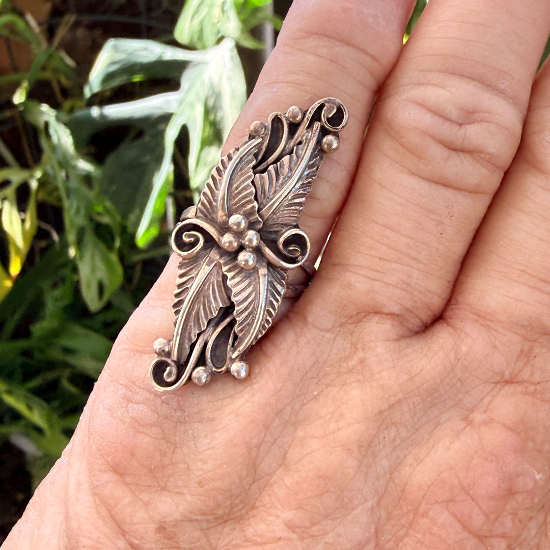 Vintage SIgned Navajo Sterling Silver Appliqué Ring 6.75