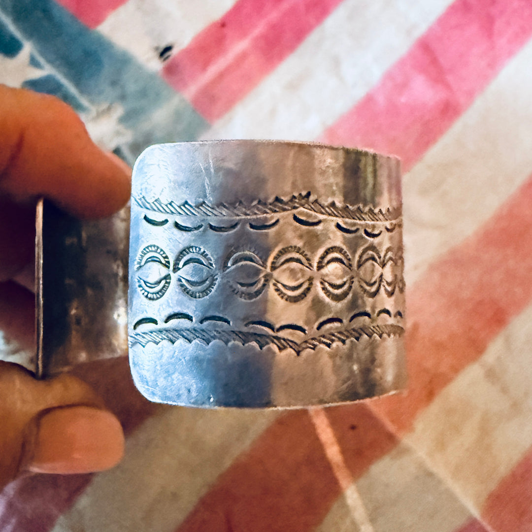 Vintage Navajo Wrought Sterling Silver & Turquoise Cuff Bracelet Fred Harvey