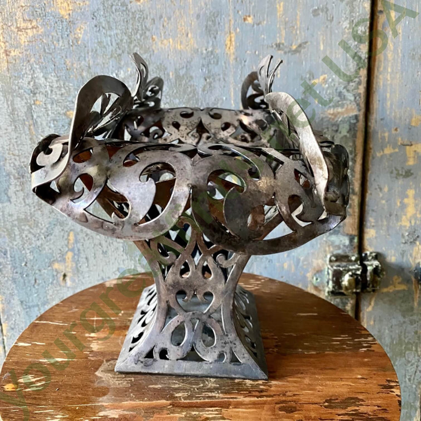 Antique Meridian Britannica Canada Silver Plate Vase