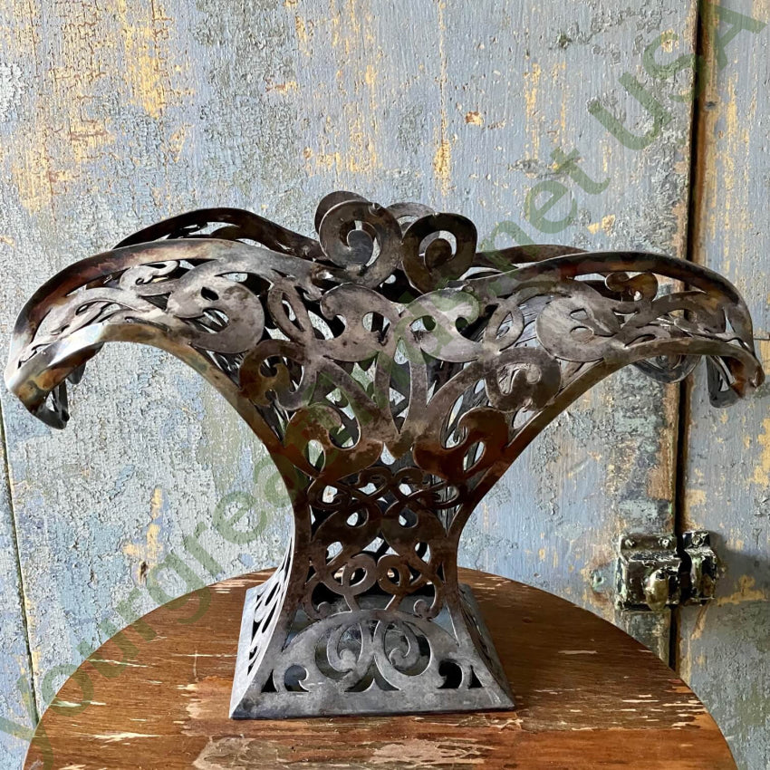 Antique Meridian Britannica Canada Silver Plate Vase