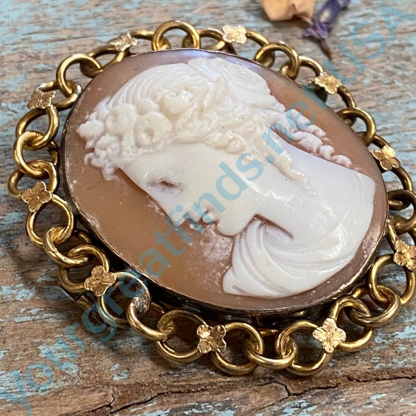 Antique Pinchbeck Carved Shell Left Facing Cameo Brooch