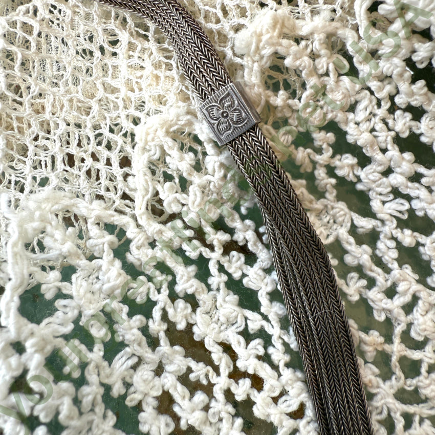 Antique Whiting & Davis Silver Mesh Wristlet Bag purse