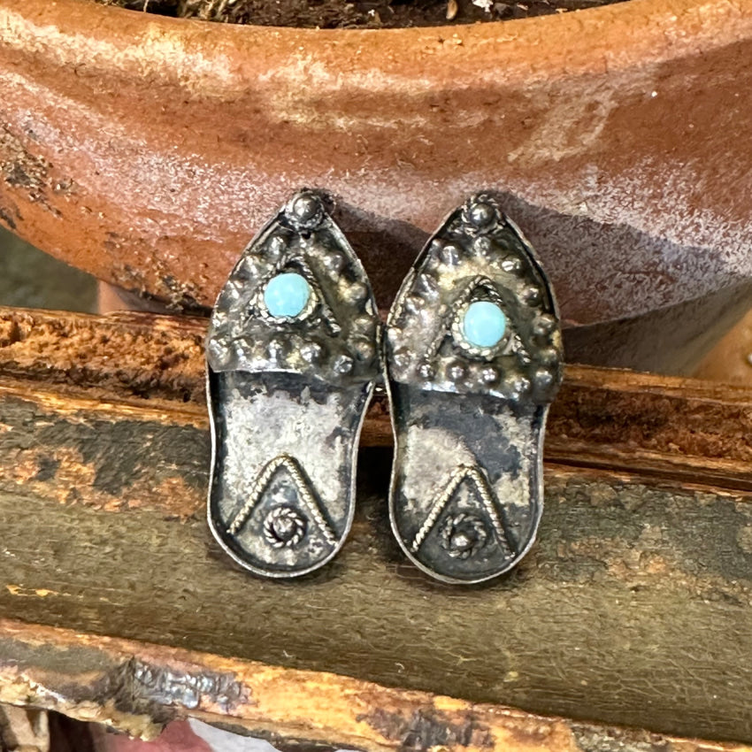 C. 1920 Handmade Sterling Silver Chanclas Pin Blue Glass