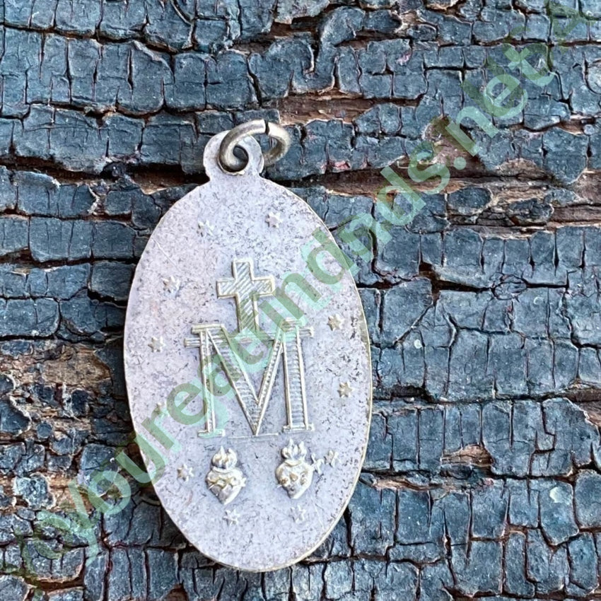 Catholic Devotional Mary Pendant in Silver Yourgreatfinds