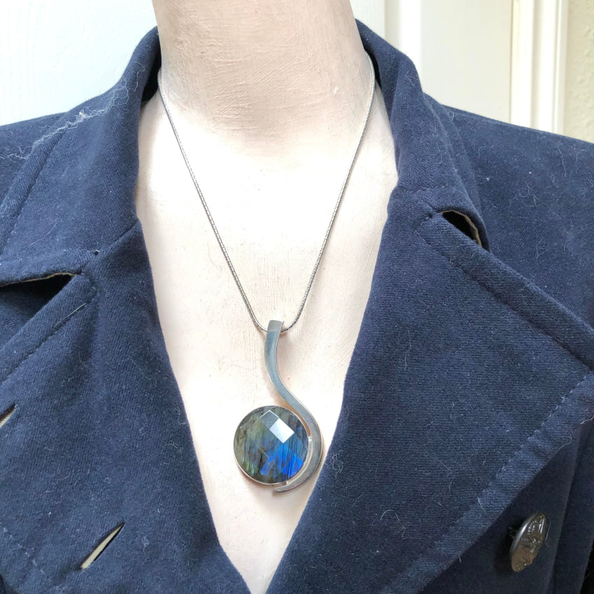 Huge Sterling Silver Faceted Electric Blue Labradorite Necklace Necklaces