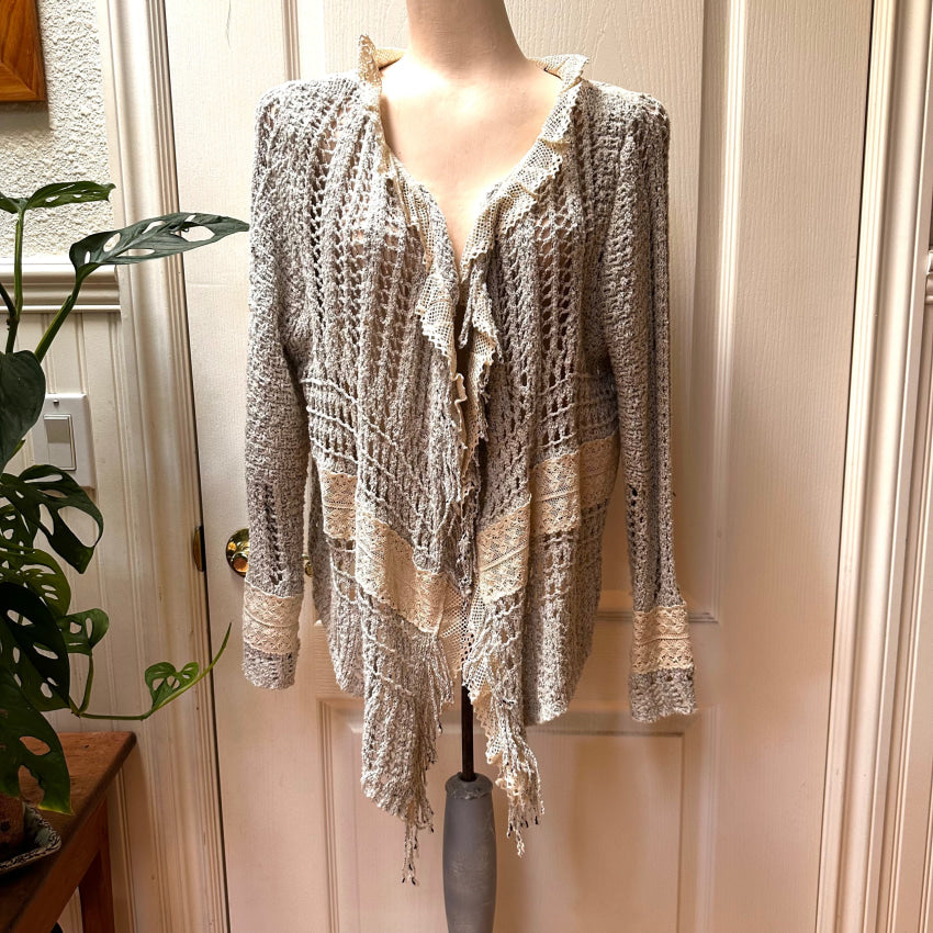 Lacy ’Knitted & Knotted’ Cardigan Sweater L Sweater