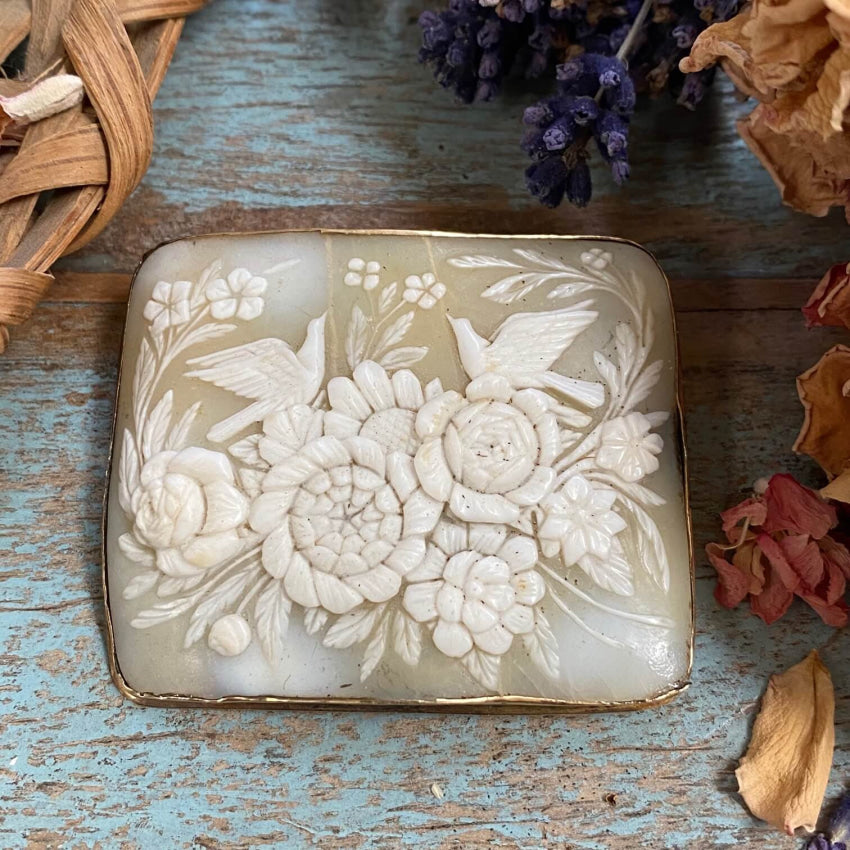 Large Antique 14K Gold Carved Cameo Love Birds Brooch