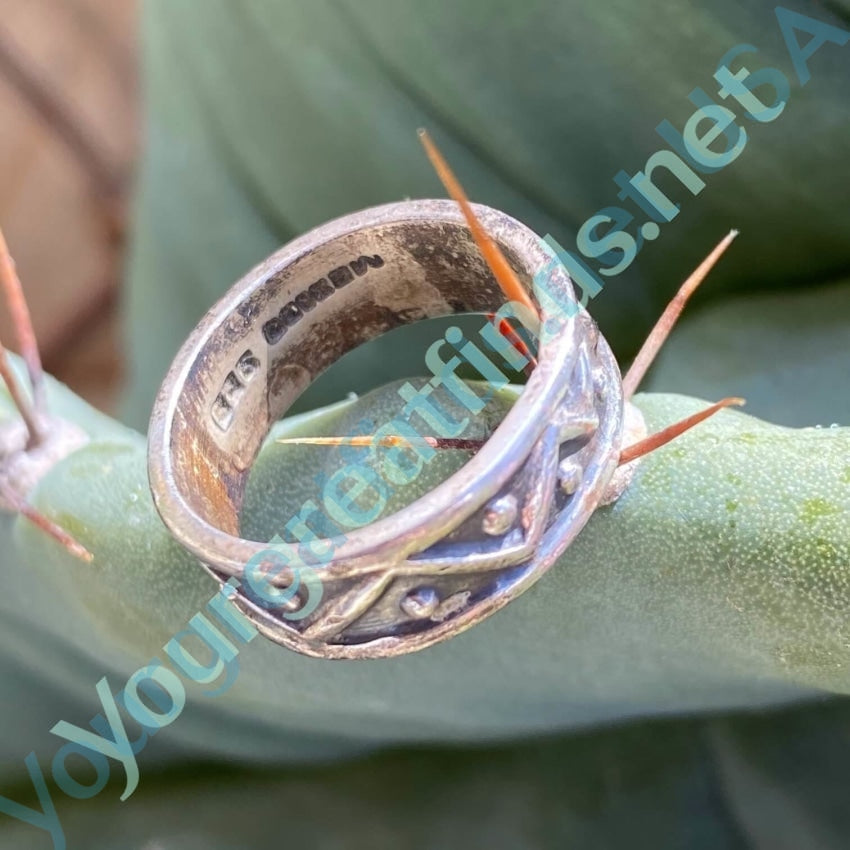 Mexican Sterling Silver Band Ring with Raised Design Size 5.5 Yourgreatfinds