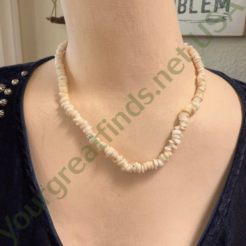 Natural Hawaiian Puka Shell Choker Necklace 16.5’’ L Necklace
