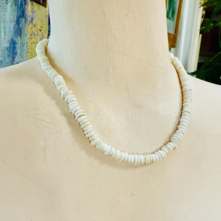 Natural High Grade Hawaiian Puka Shell Necklace 16.5” L necklace