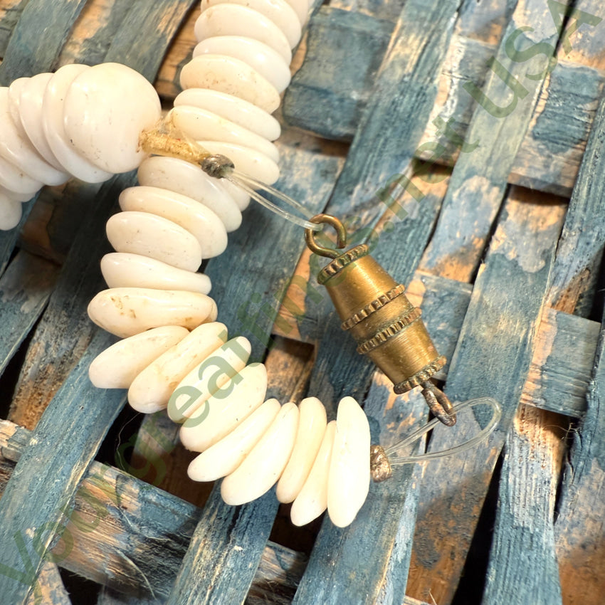 Natural High Grade Hawaiian Puka Shell Necklace 16” L necklace