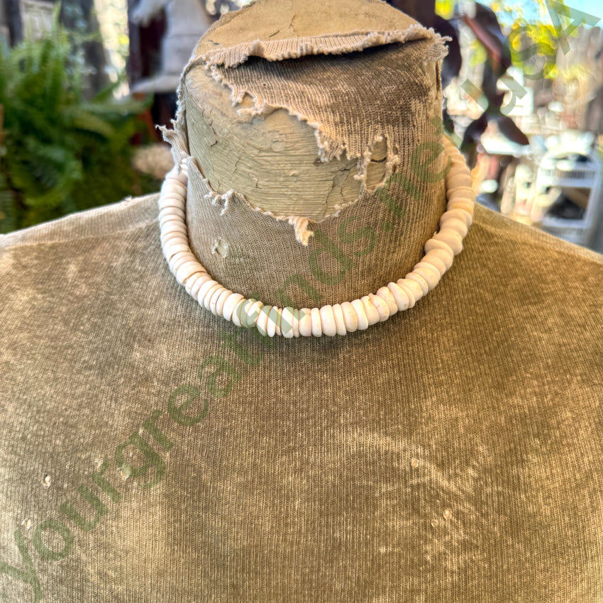 Natural High Grade Hawaiian Puka Shell Necklace 17.75” L necklace