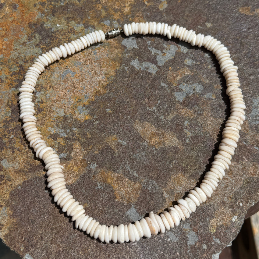 Natural High Grade Hawaiian Puka Shell Necklace 17.75” L necklace