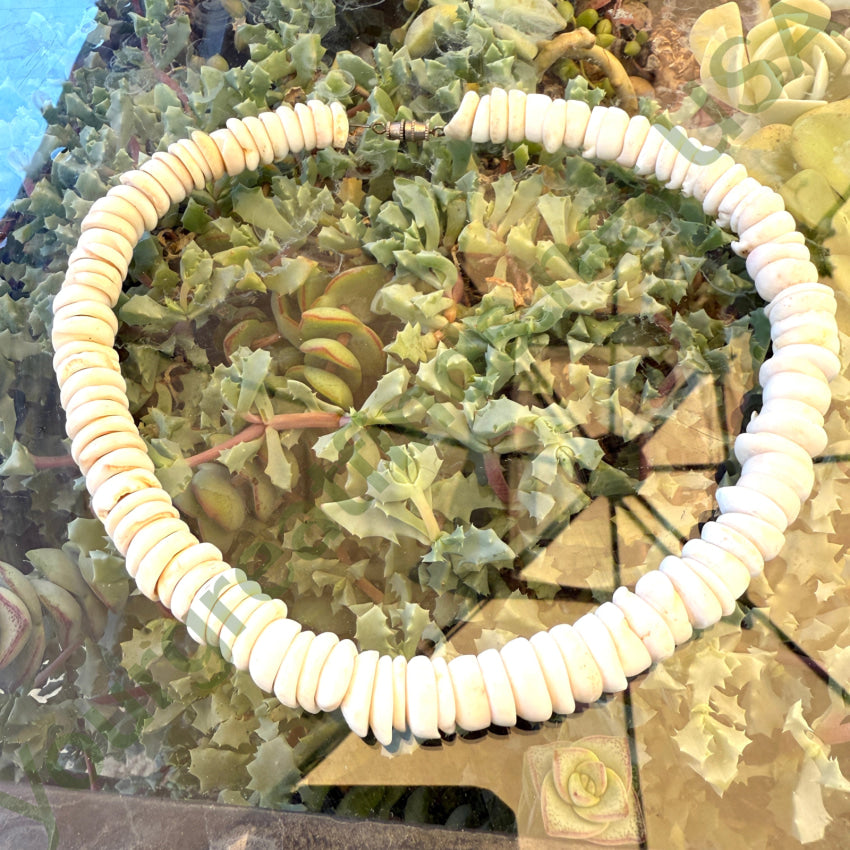 Natural High Grade Hawaiian Puka Shell Necklace 17.75” L necklace