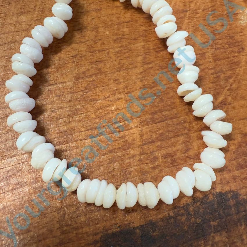 Natural Small Hawaiian Puka Shell Choker Necklace 18’’ L Necklace