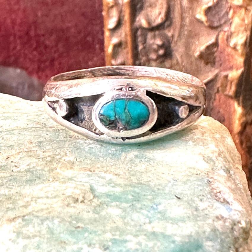 Old Navajo Tufa Stone Cast Turquoise Ring Size 7