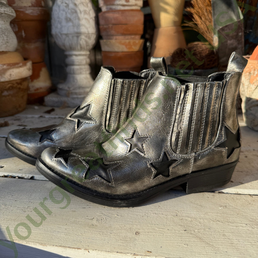 Seven7 Pewter & Black Rockstar Bootie Ankle Chelsea Boots 6 shoes