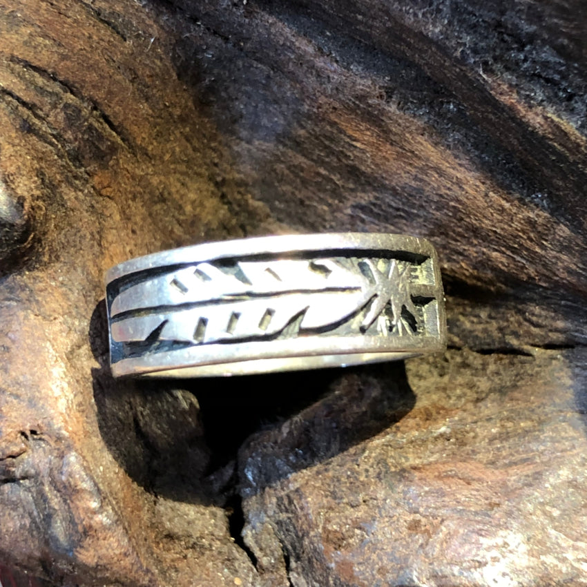 Signed Hopi Sterling Silver Overlay Band Ring Feather 5.5 Ring