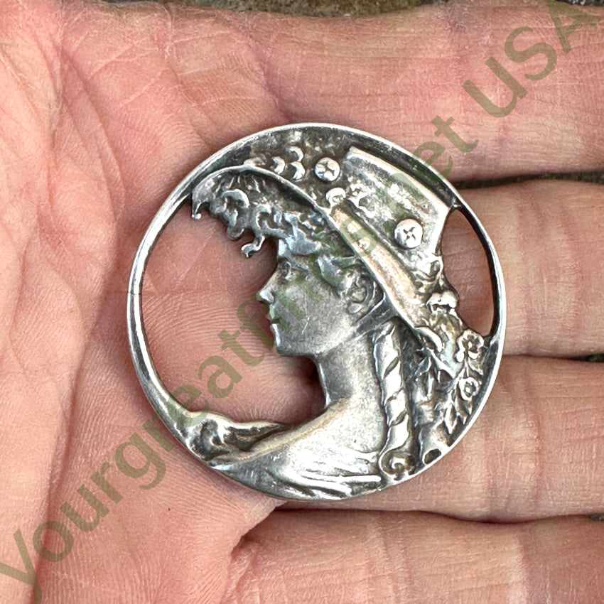 Sterling Silver 1970S Victorian Lady In Bonnet Pendant Pendant