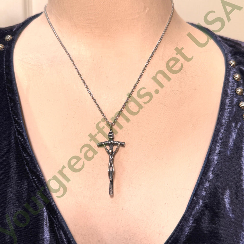 Sterling Silver 3D Crucifix Pendant & Chain Necklace necklace