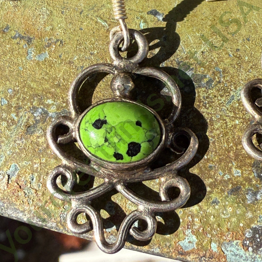 Sterling Silver Apple Green Gaspeite Pierced Earrings earrings