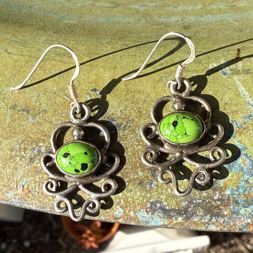 Sterling Silver Apple Green Gaspeite Pierced Earrings earrings