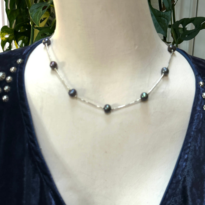 Sterling Silver & Freshwater Floating Black Pearl Necklace Necklace