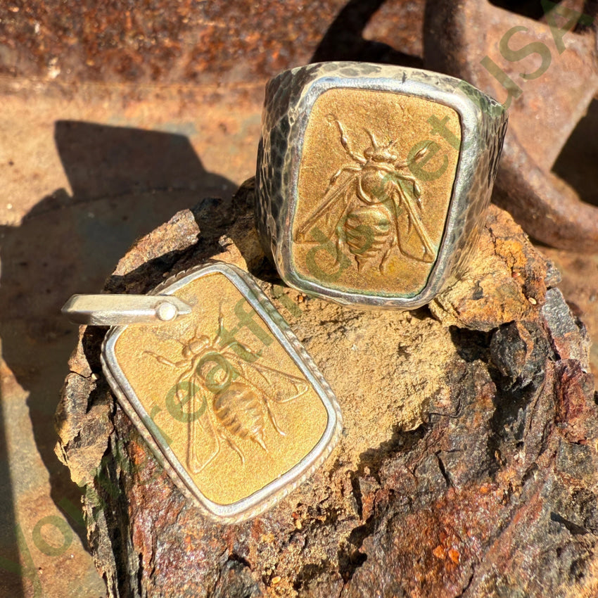 Sterling Silver & Gold Bee Signet Ring Size 11 ring