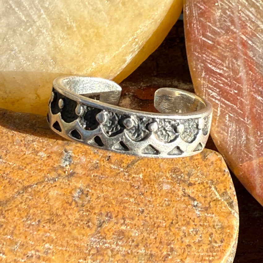 Sterling Silver Toe Ring Raised Crown Design Adjustable ring