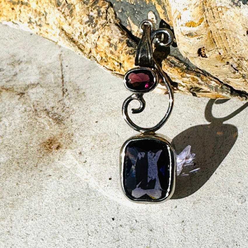 Sterling Silver Violet & Garnet Red Glass Stones Pendant Pendant