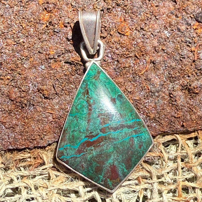 Vintage 950 Fine Sterling Silver Dark Green Parrot Wing Chrysocolla Pendant pendant